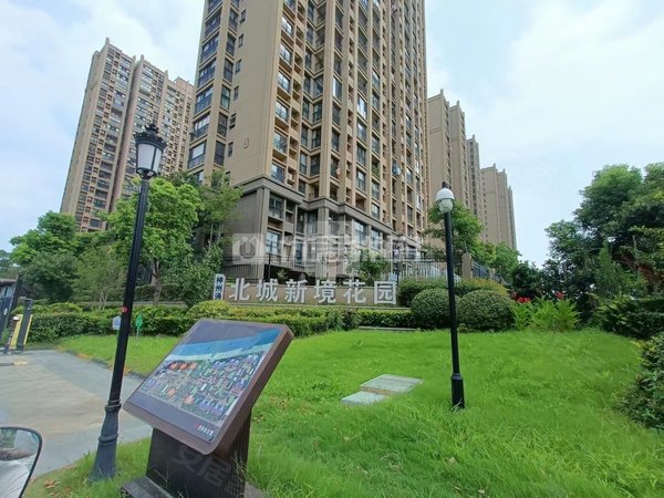 昆山玉山城北北城新境精装 2600元每月 押一付三 82平 整租 电梯房