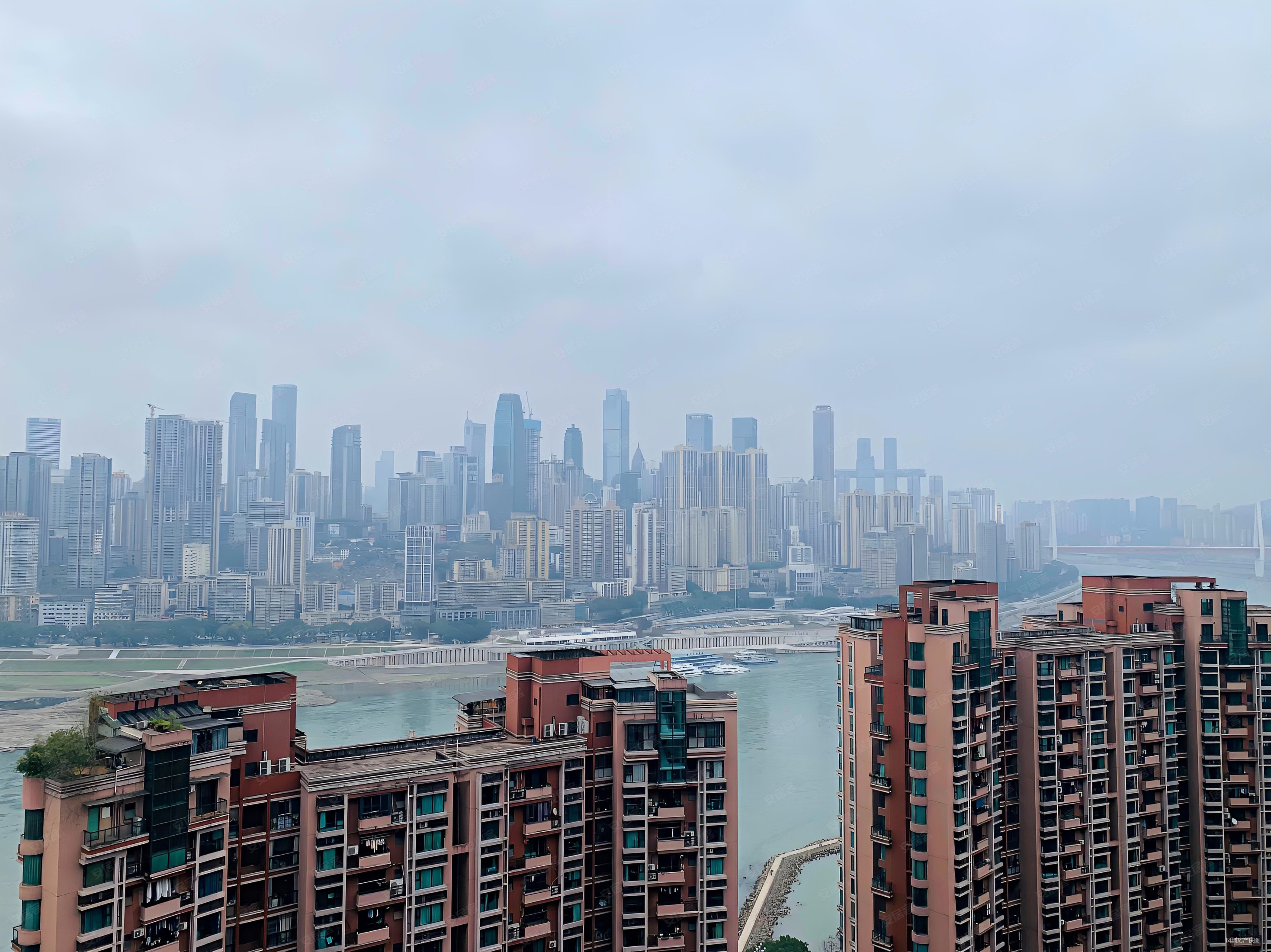 珊瑚水岸(一期)3室2厅2卫118.15㎡南北188万