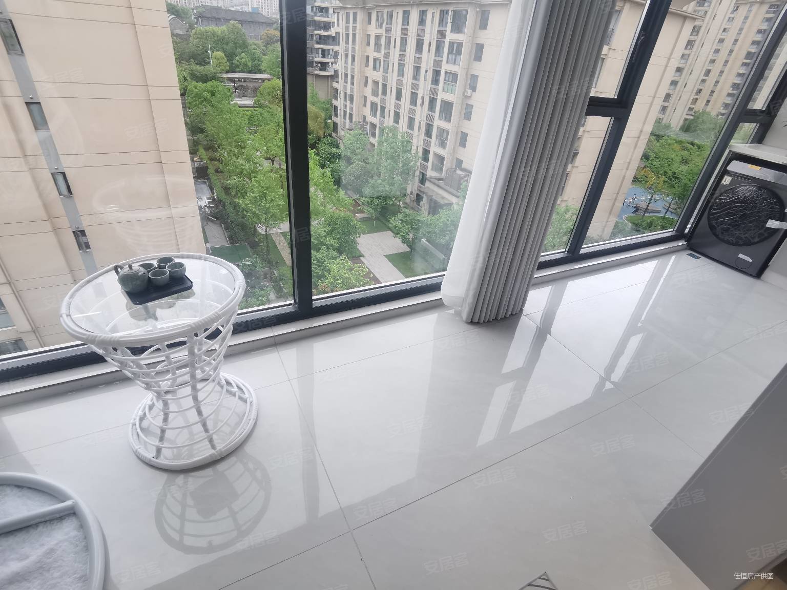 御龙苑精装四房双卫,朝东,户型大气带7米长大阳台