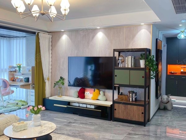 广州越秀环市东麓湖名轩区庄5号线双地铁站电梯精装修房 地铁站50米