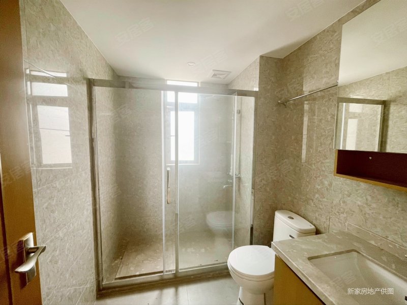 御龙山花园~精装修四页草户型~虎门次新小区~税费少