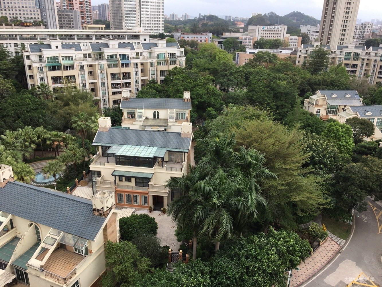 品质小区 带入户花园 4房2厅 南北通透 业主置换别墅诚心售,东田丽园