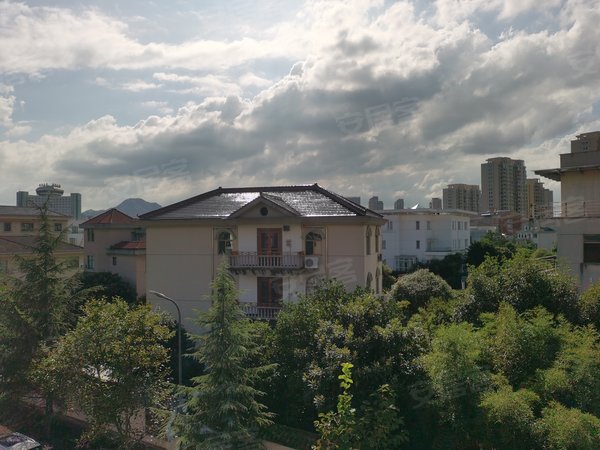 金华东阳横店华夏大道216号小区华夏大道216号小区 1室1厅1卫 精装修 电梯房 有阳台出租房源真实图片