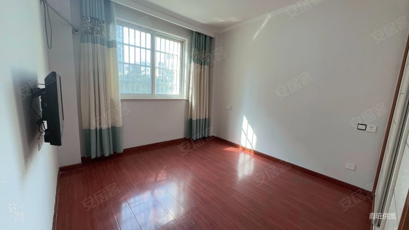 急售南洲花园飞机户型123平3室2卫带车库仅998万