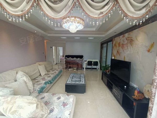 威海经区杨家滩信泰金域仕家威海站旁金域世家 121平 3室2卫 精装全齐