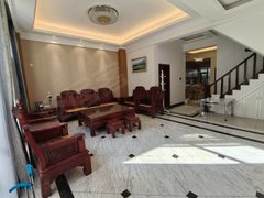 德宏芒市丰华路傣族古镇附近联排别墅出租 年租半年付租金6800月有车位出租房源真实图片