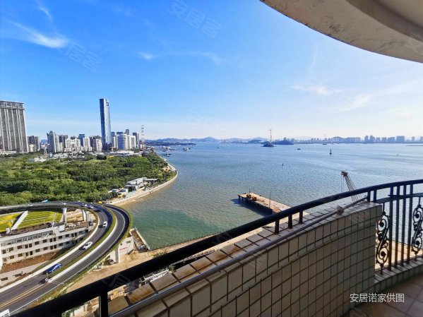 西南向,全湖海景 格局方正 客厅房间全朝南,黄金大厦二手房,580万,2室