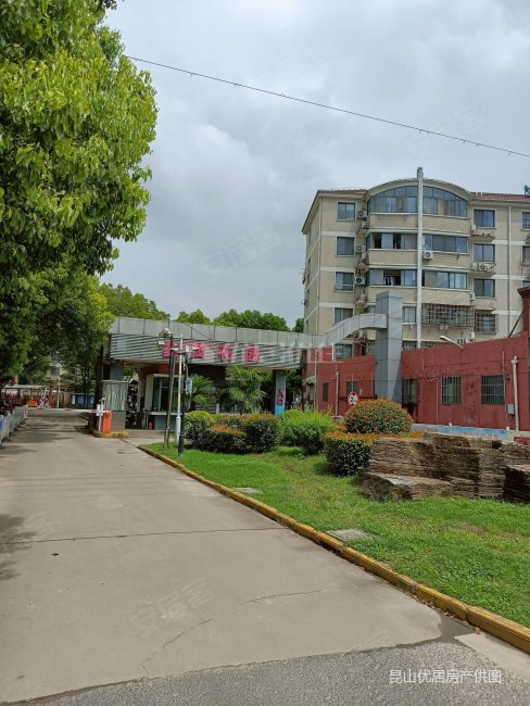 近小区大门口 边套 精装大两房 楼层 带11平车库,鑫茂花园二手房,98万