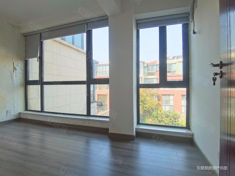 秦淮河畔 竹山路 地铁口 武夷绿洲 联排别墅 简装 前后花园