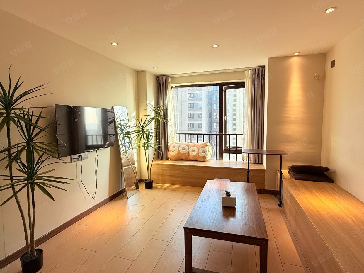 碧沙湖地铁口复式Loft 公寓 月付包物业 