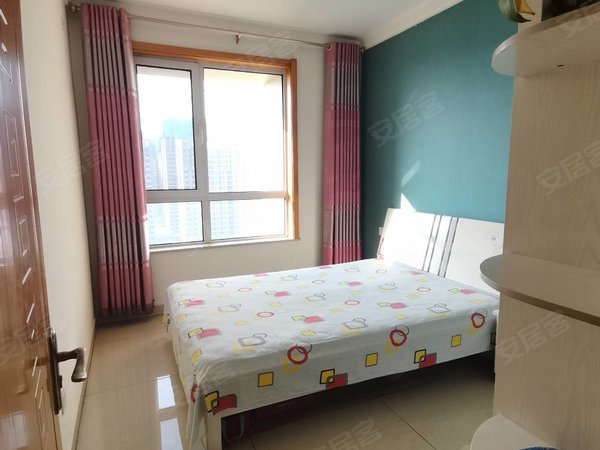 德州德城市区华锦园大学路银座东邻精装短住两室78平,带车位空调冰箱