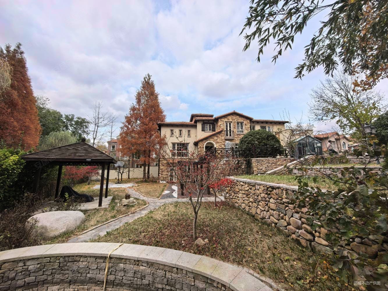 海信温泉王朝(海信千亩园)5室3厅4卫346.01㎡南北799万