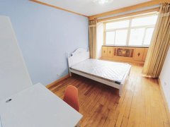 青岛市北夹岭沟实图实价三户合租福岭小区市北凯德万科双山地铁居然之家阳台空调出租房源真实图片