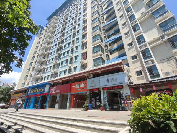 深圳龙华梅林关口鑫海公寓(龙华)停车方便,小区一房一厅,白石龙地铁