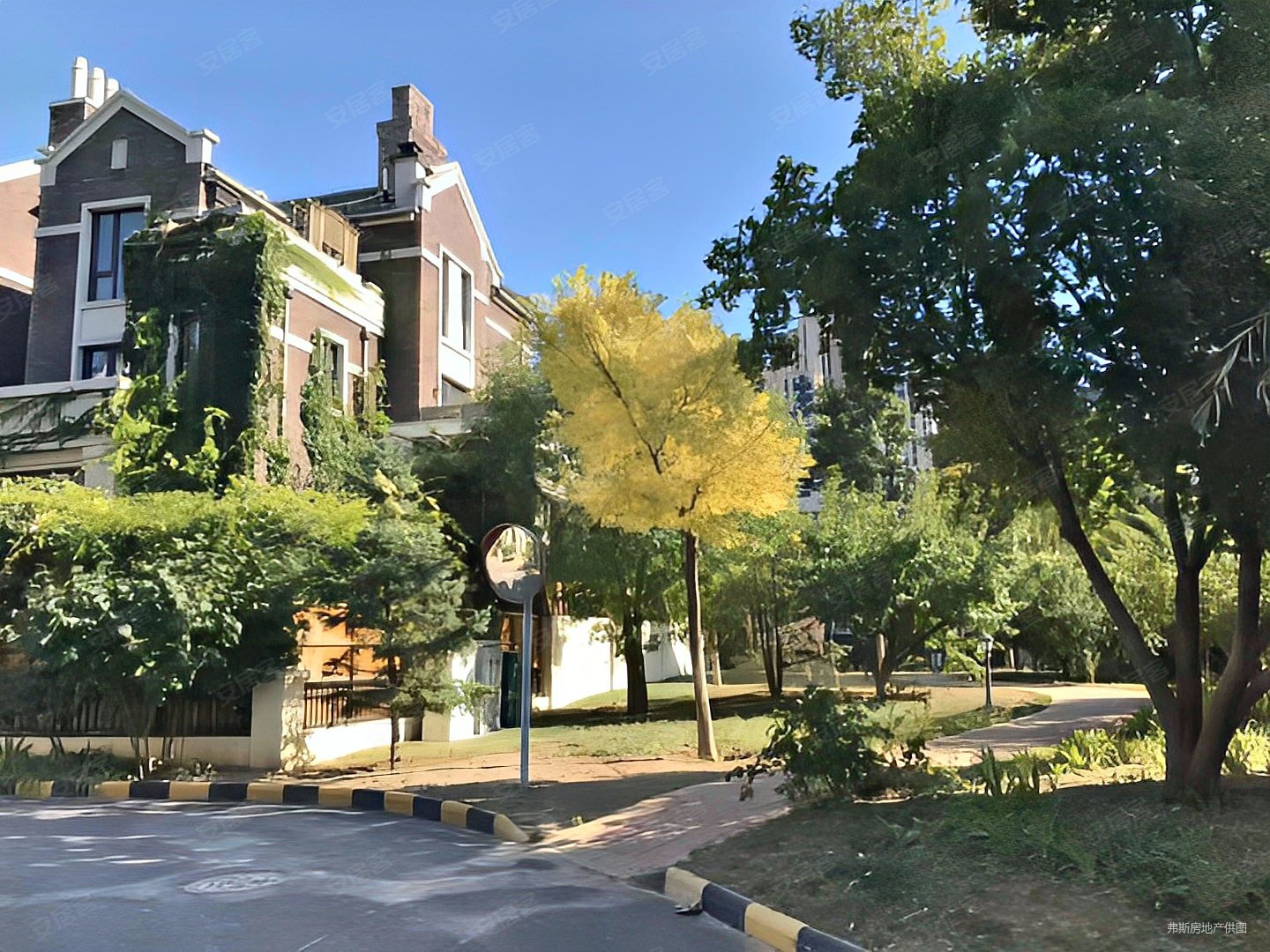 小区中心,凤河孔雀城(别墅)二手房,499万,5室2厅,4卫,260平米-天津