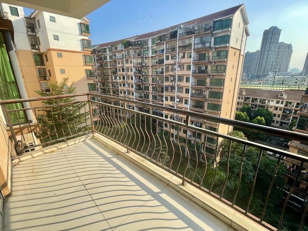 南宁西乡塘大学东路嘉汇馨源(南区)广西大学对面 嘉汇馨源 温馨合租