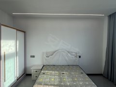 上海松江松江工业区精装一室一厅，可办居住证，0费用。出租房源真实图片