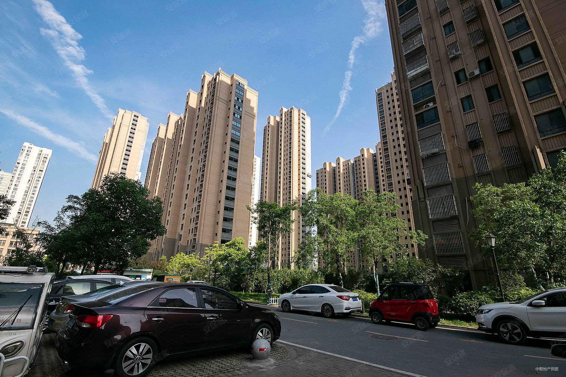 地铁口次新小区楼层好采光花冲公园对面拎包入住