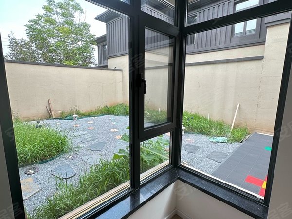 沈阳浑南棋盘山首创禧瑞长河合院 别墅 带花园 露天阳台 四室 急租