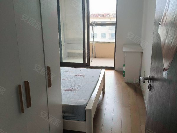 无锡新吴鸿山鸿坤理想湾,鸿坤理想湾精装带阳台大单间.家电齐全.