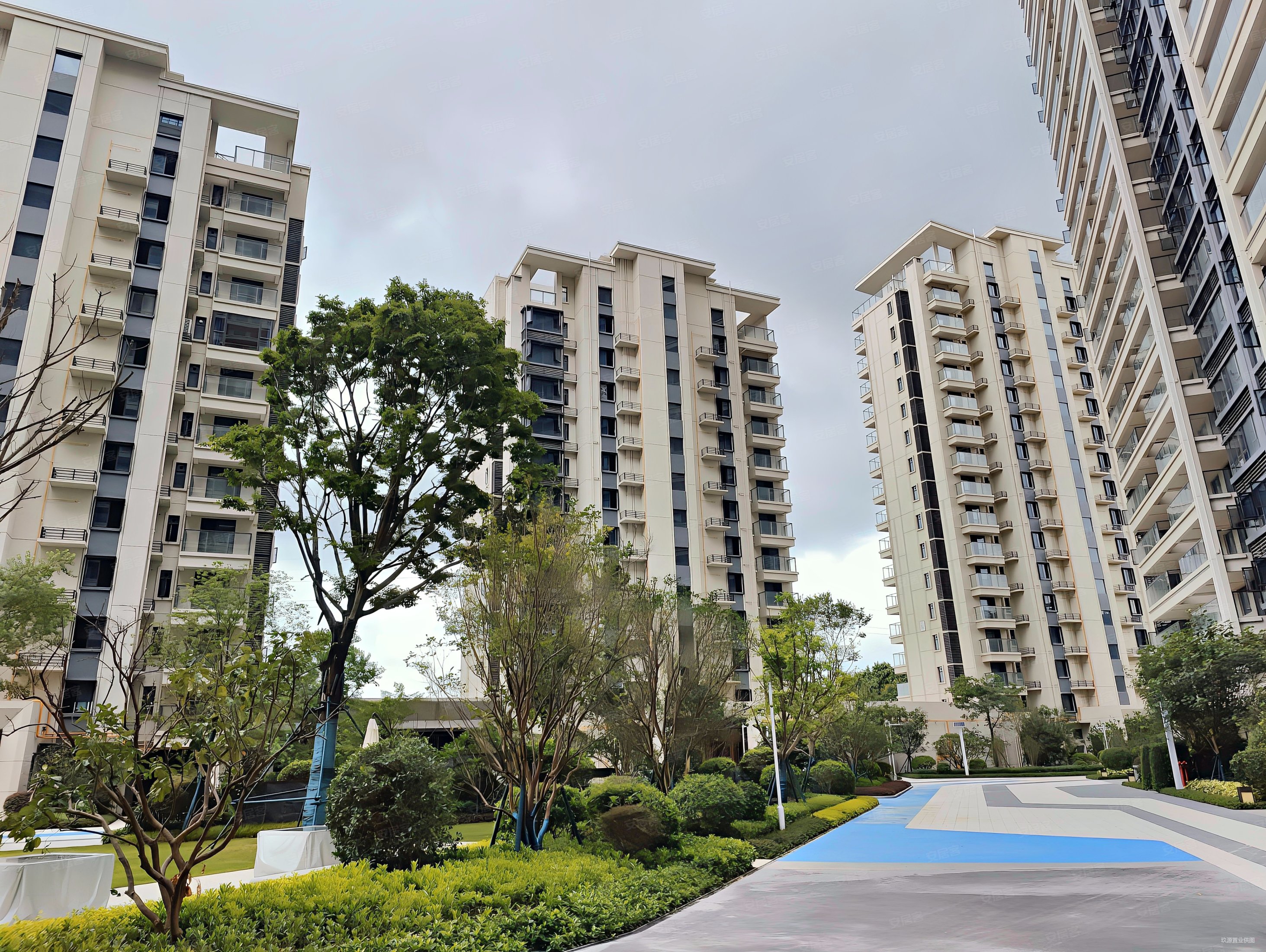 星海银沙单价9字头看邕江近地铁现房