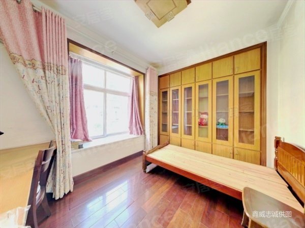 美地家园3室2厅2卫134.2㎡南北131万