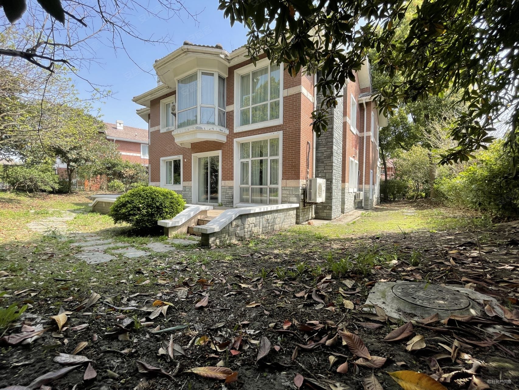 佘山银湖小独栋 产证275平实用面积350平南北花园600平,佘山银湖别墅