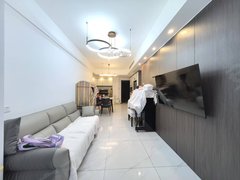 乐山市中高新区肖坝高新区，邦泰滨河湾，精装2室2厅，看小区中庭，家电齐全出租房源真实图片