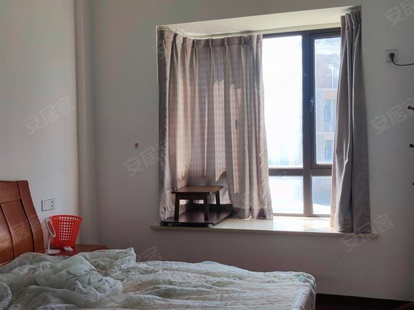 杭州富阳银湖银湖花苑(公寓住宅)地铁六号线银湖花苑新出精装三房