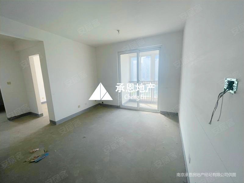 龙池地铁口冠城大通蓝郡正规商品房大两房85平双阳台