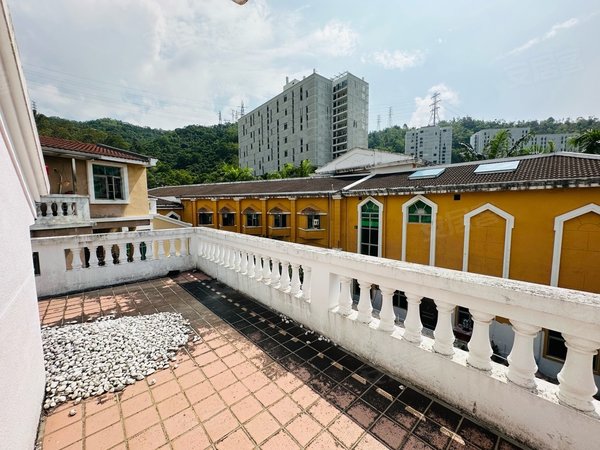 深圳大鹏新区葵涌御海湾山庄深圳独栋别墅(上下四层 带大花园 使用600