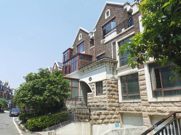 香溢花城 xique小别墅 带独立院子 使用面积更多