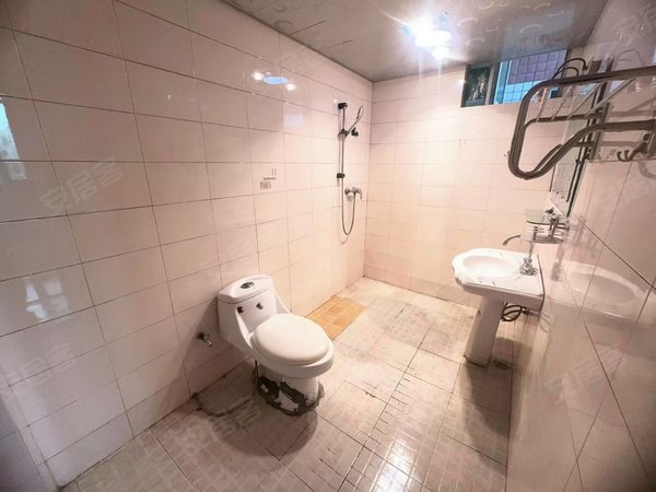 重庆南岸上新街金都华庭长租短租 0中介 两室两卫!