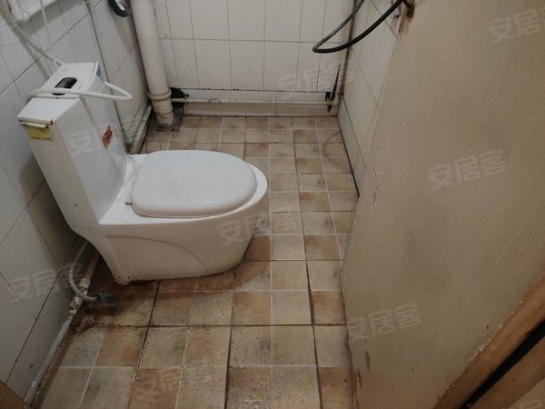 济宁高新区火炬路润景园火炬路900元两室沙发床衣柜洗衣机冰箱热水空调油烟机燃气灶暖出租房源真实图片