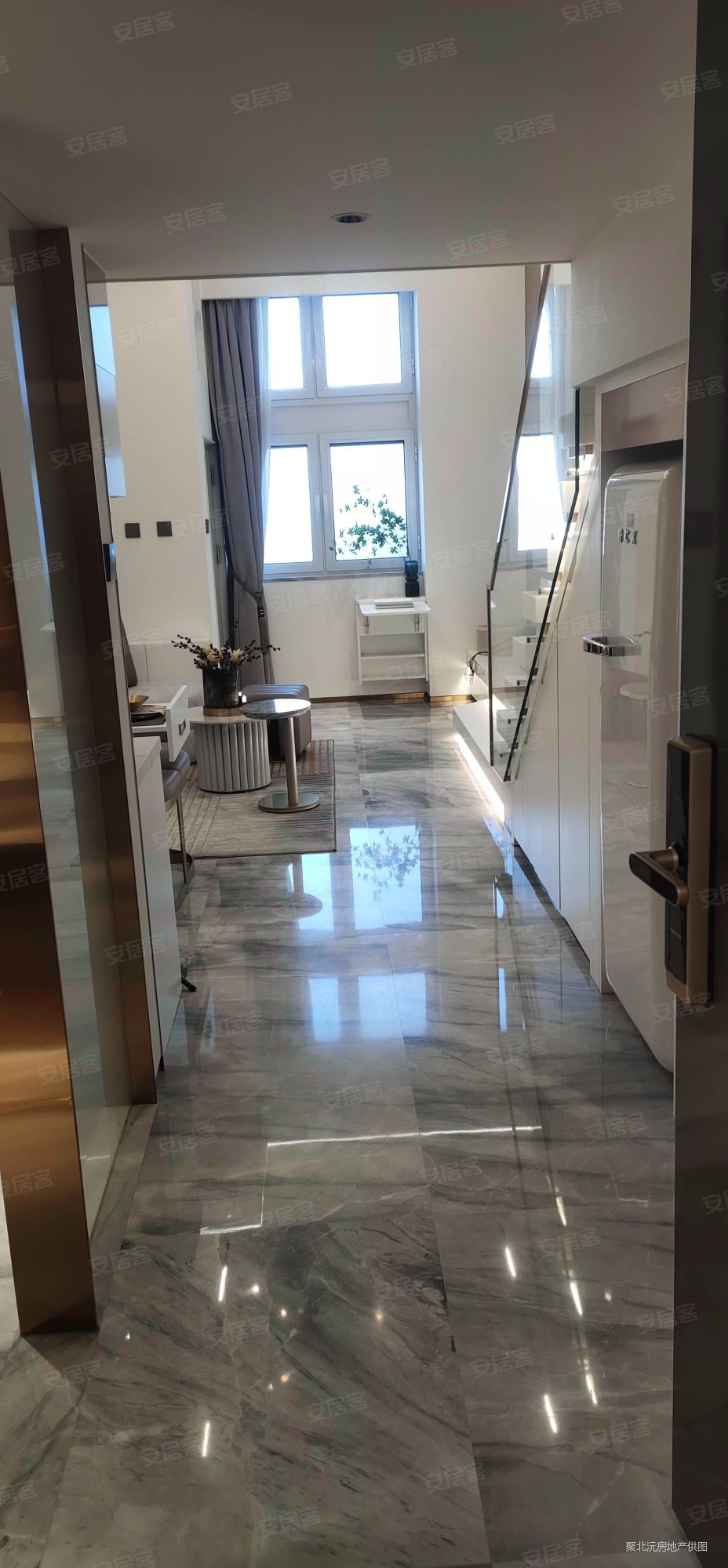 东都时代商务中心一区1室2厅1卫44㎡南北28万