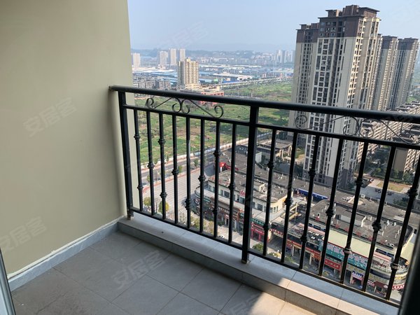 重庆江津双福新区金成溪山美郡出门就是爱琴海 生活配套齐全出租房源