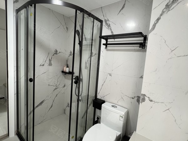 汕头龙湖东海岸保科悦府保科悦府1室1厅 时尚装修 环境通透 全新家具