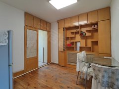 通辽科尔沁万达广场铁南房 三个月起租 屋里干净立正 随时看房入住出租房源真实图片