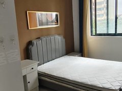 启东启东车管所车管所凯洪家园c区有大小单间出租，家具齐全，拎包入住。出租房源真实图片