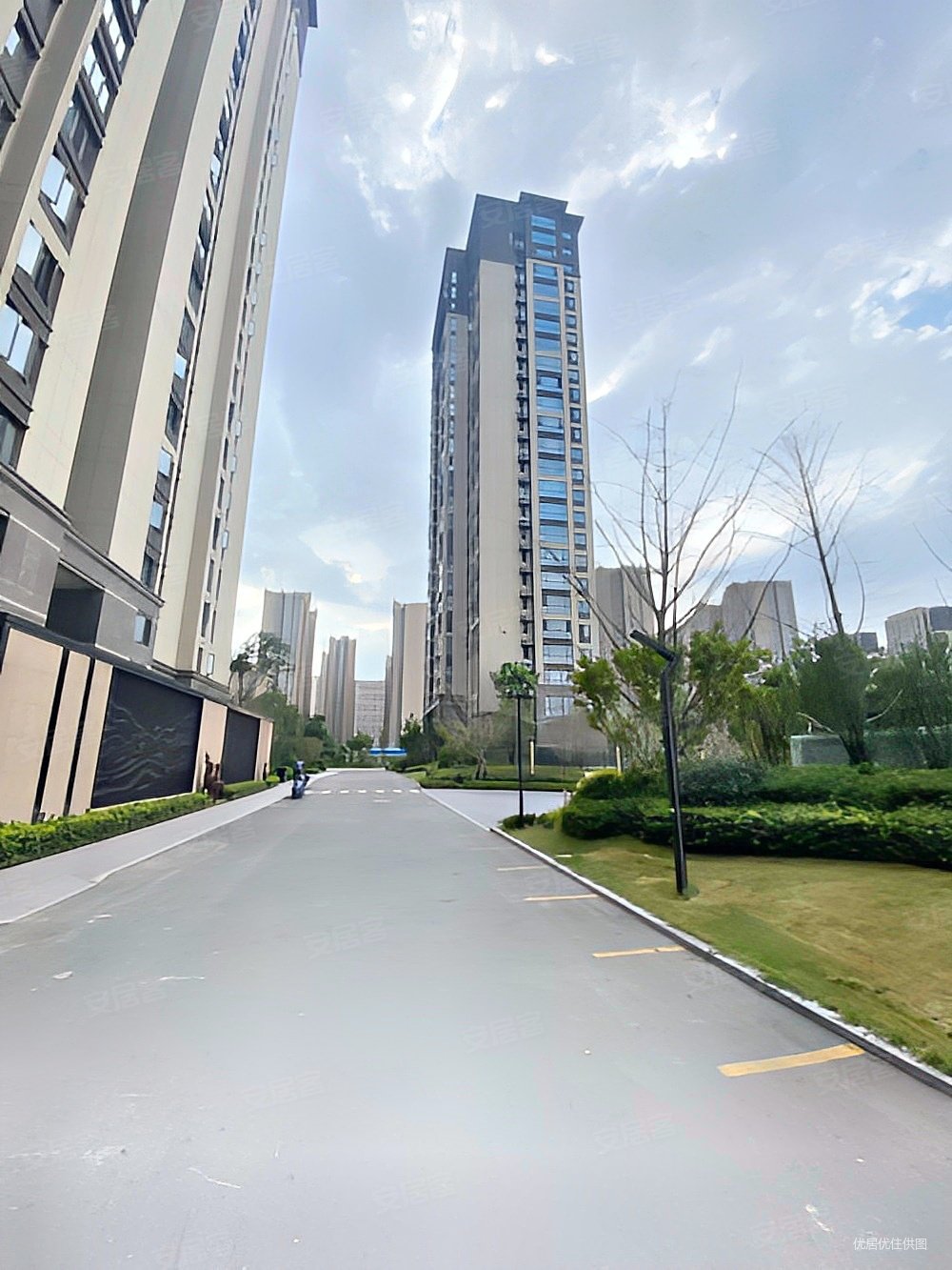 保利熙悦3室2厅2卫125㎡南北100万