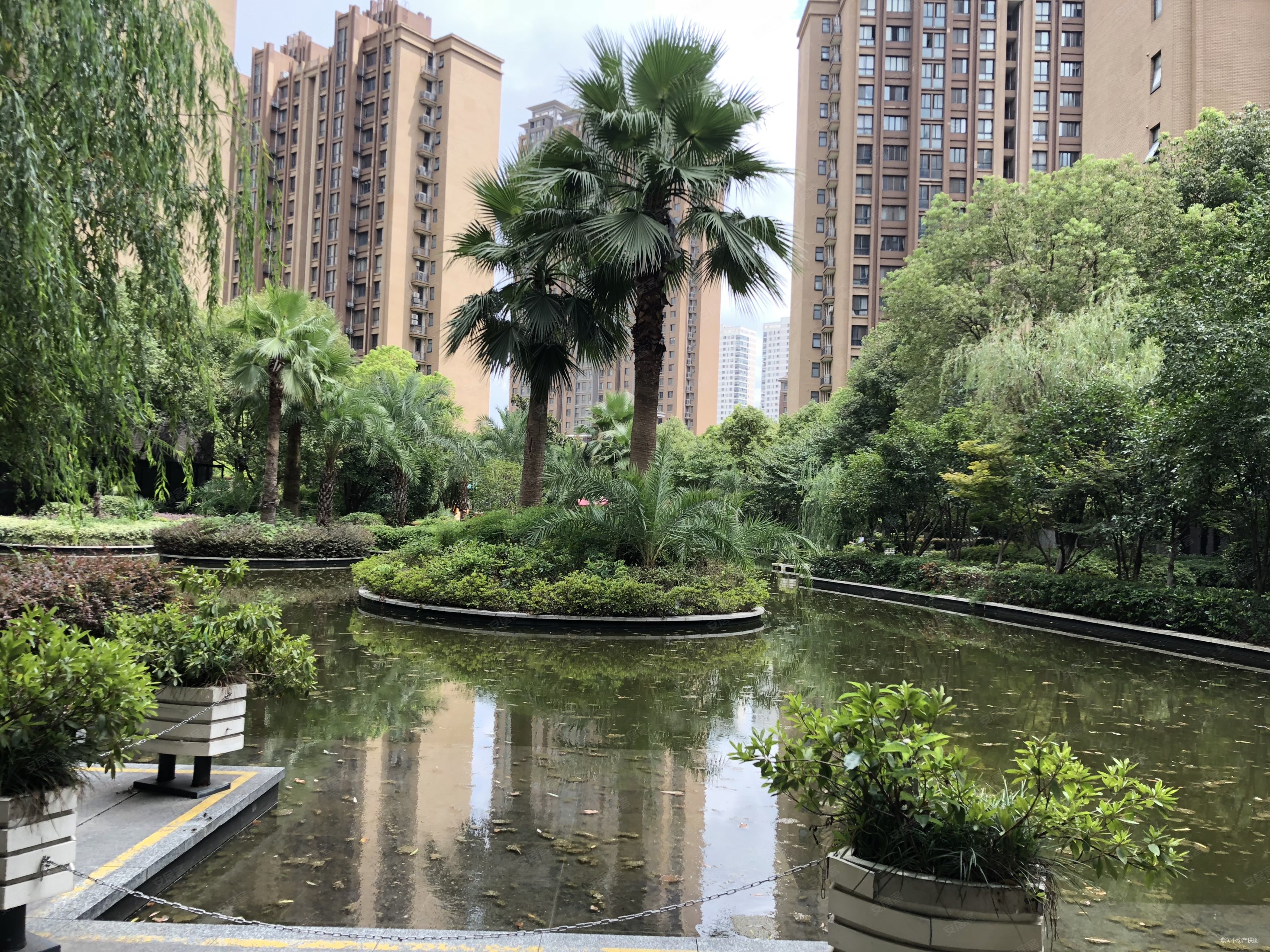 长江国际雅园4室2厅2卫130.61㎡南北320万