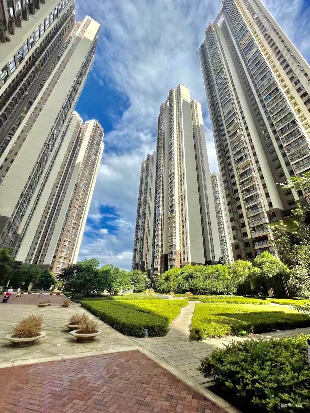 柳州房产网>柳州二手房>鱼峰二手房>东环二手房>华润凯旋门>