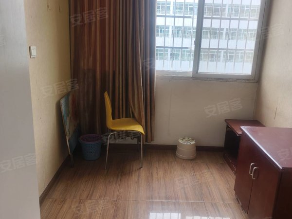 凉山西昌外滩外滩十六区月亮湖公园旁，城南电信营业厅附近 单间带独立卫生间出租出租房源真实图片