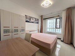 赤峰红山万达广场赤峰学院附近三居室，金石明珠可月付，押一付一，出租房源真实图片