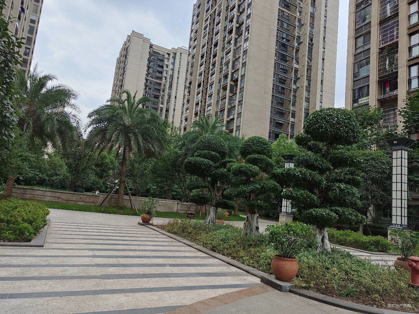 重庆房产网>重庆二手房>万州二手房>江南新区二手房>驿鑫广场玉龙湾>