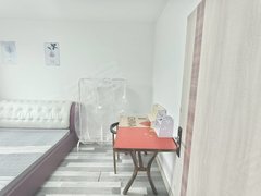 通辽科尔沁万达广场中泉嘉园华申时代广场附近单间出租屋里干净有保洁随时能看出租房源真实图片