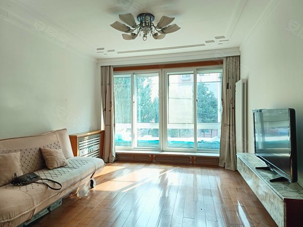 大连甘井子泡崖市场泡崖六区泡崖六区,宇峰小学急租!