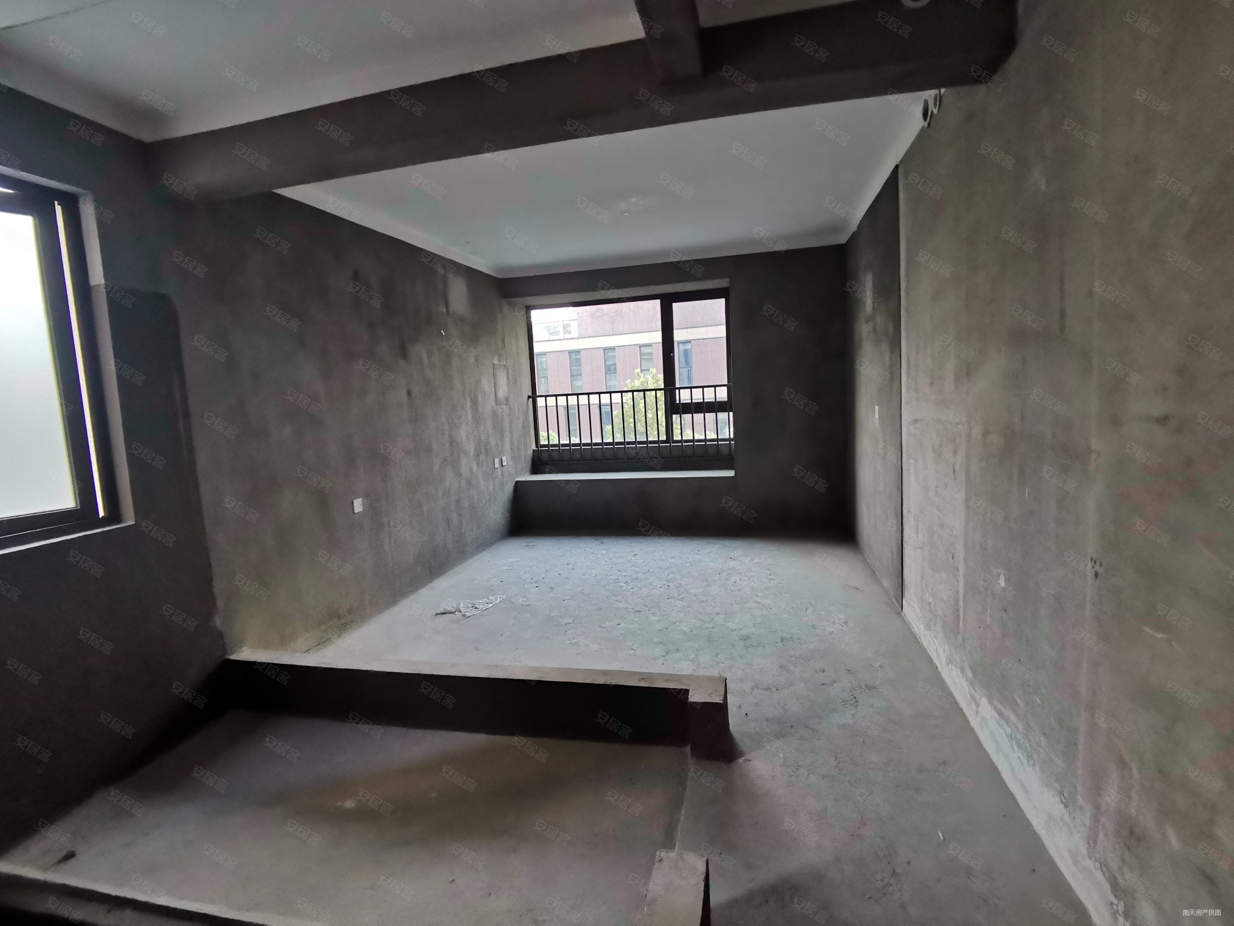 中海枫桥里4室2厅2卫127㎡南310万