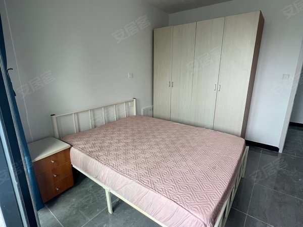 上海松江车墩松南城华杰苑淞南城华杰苑 朝南精装小单间650一个月 押