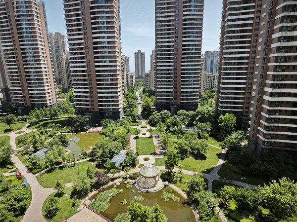 青岛黄岛薛家岛海尔山海湾靠近地铁口,山海湾好观景楼层,看小区景观